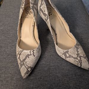 Vince Camuto Women's Snakeskin Pumps - Black and Cream 7 1/2